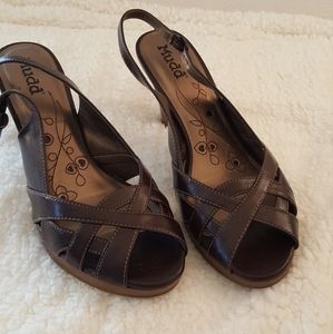 Mudd dark brown sandals size 10
